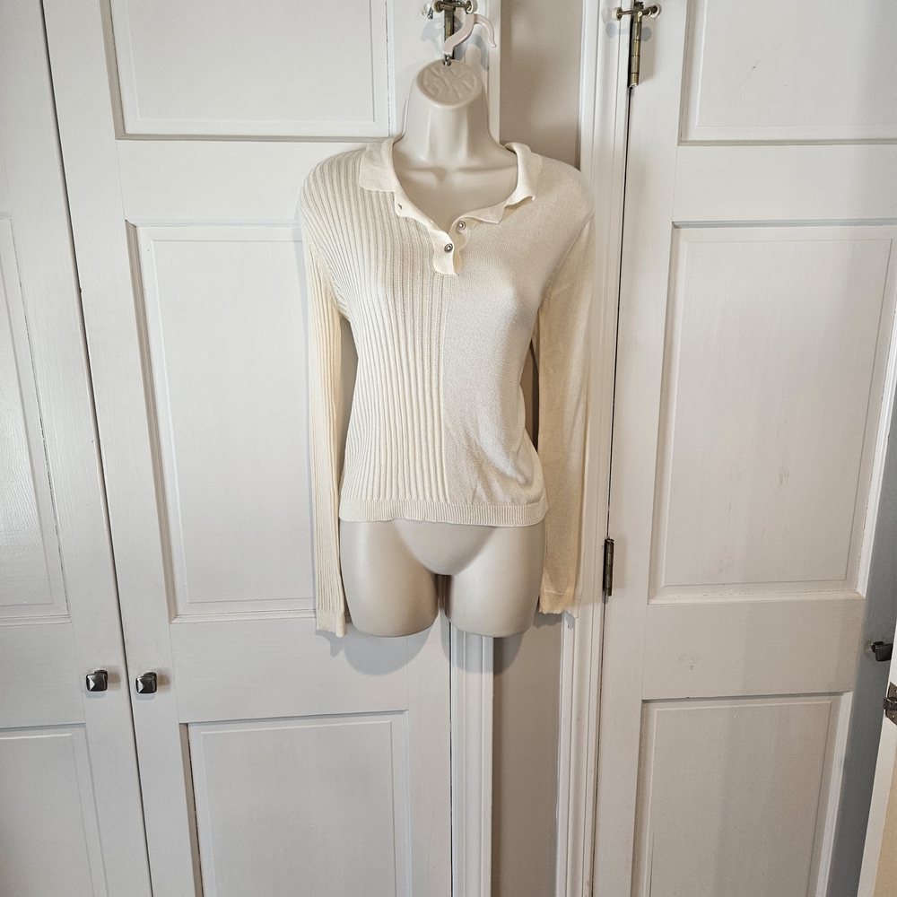 Elegant Cream V-Neck Sweater